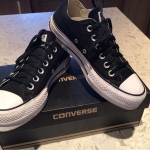 CONVERSE Black/White Platform Canvas Shoes.  (US - 6, EUR - 36.5. Size)